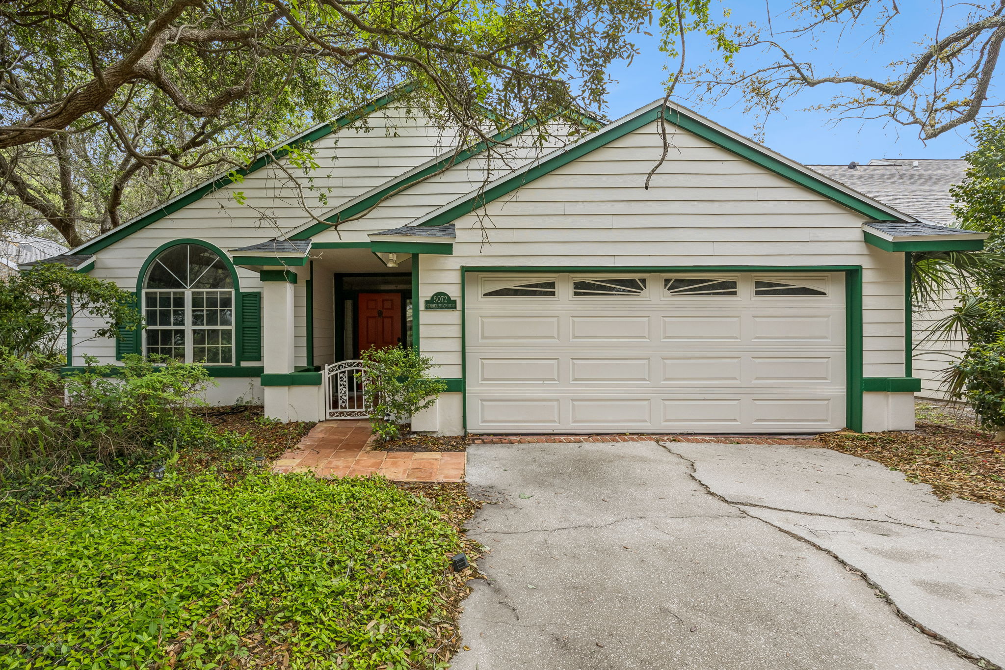 Welcome to 5072 Summer Beach Blvd