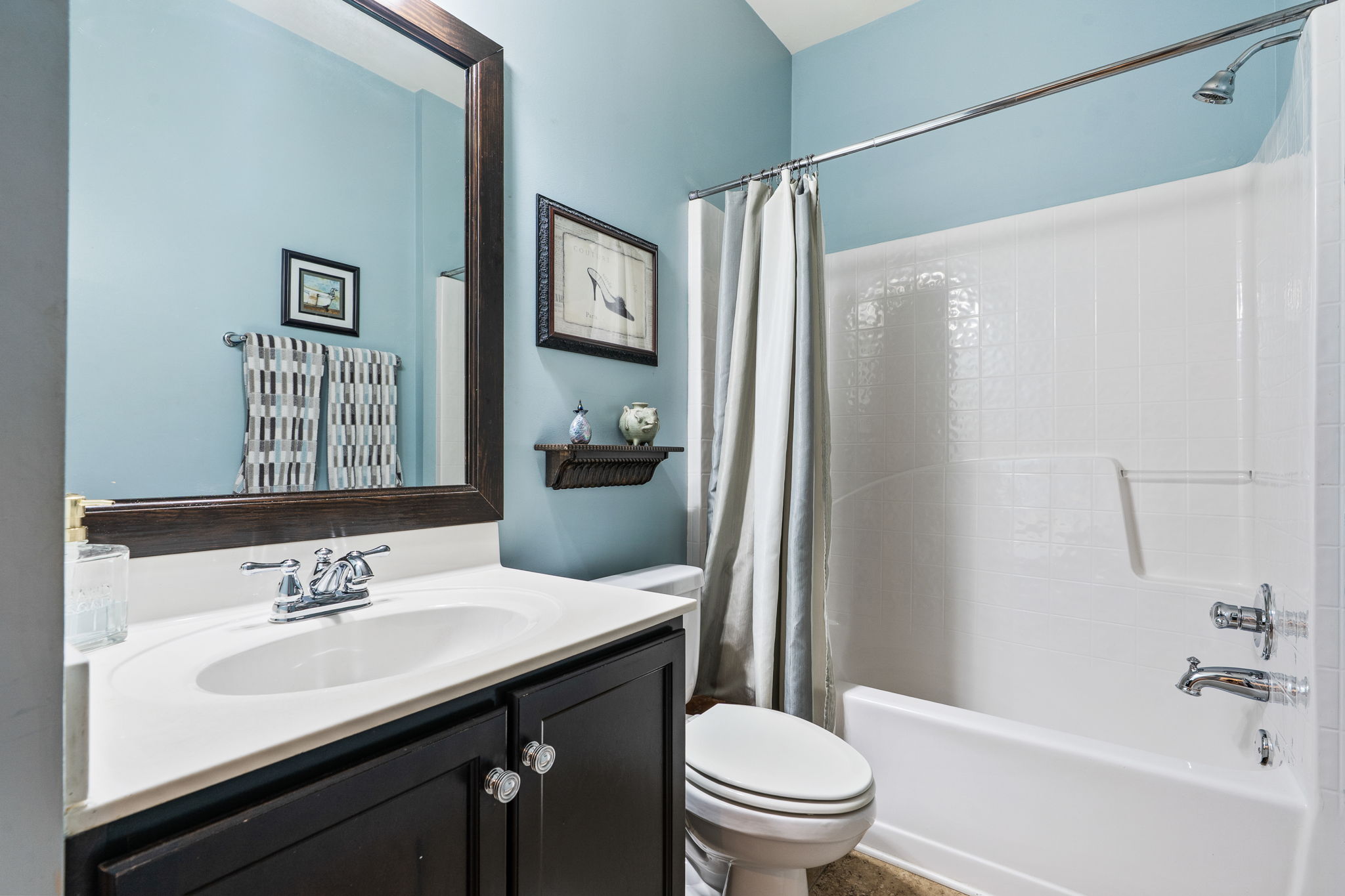 Full Guest Bathroom