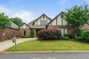 Welcome Home to 5073 Park Side Circle