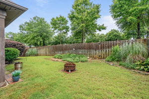 Fabulous Fenced Back Yard