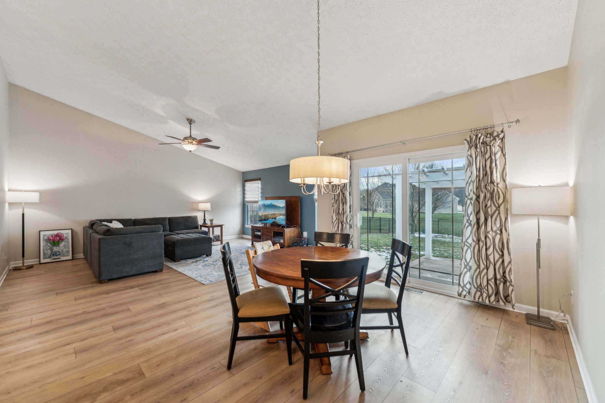 Ravenway Dr-008.jpg
