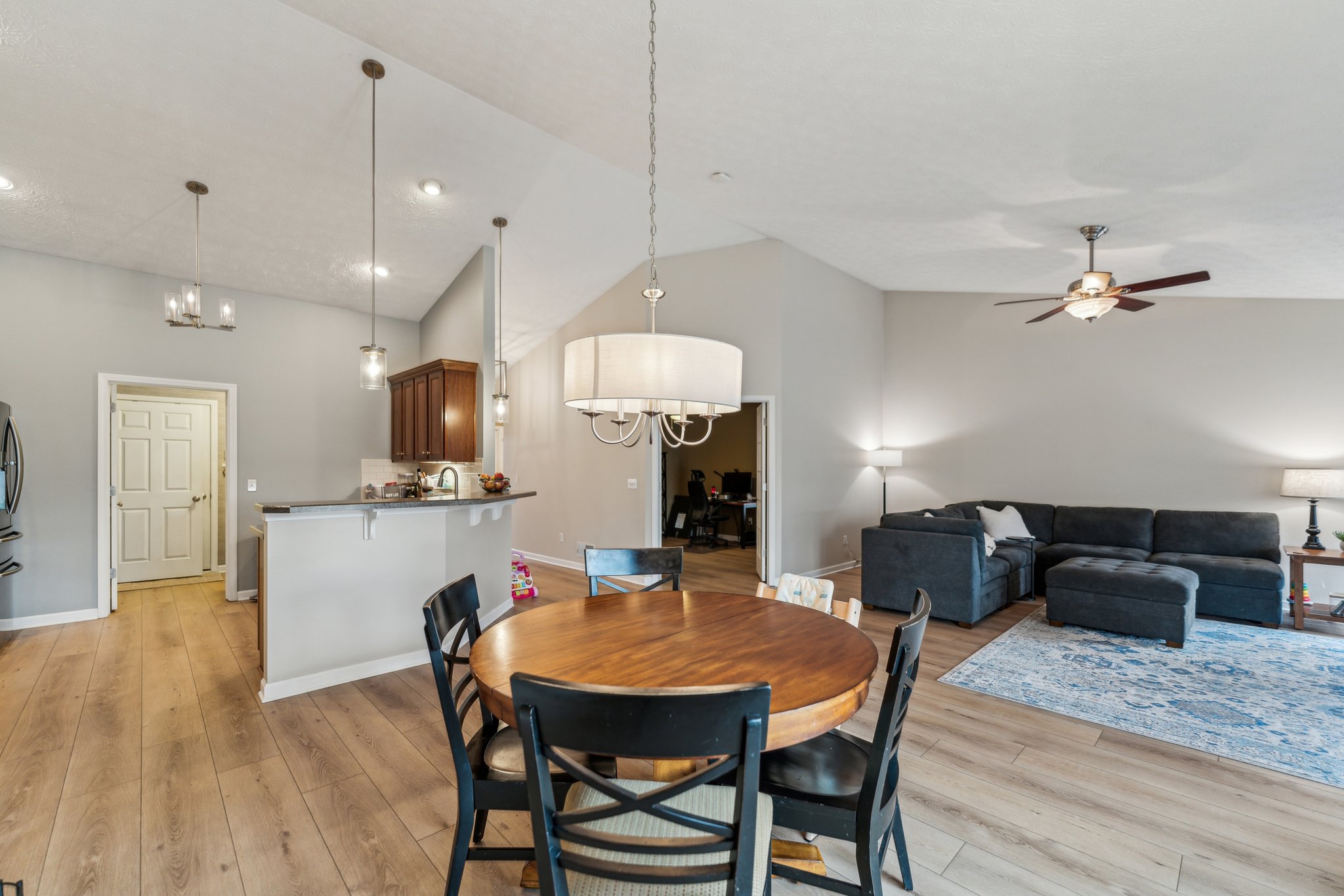 Ravenway Dr-009.jpg