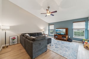 Ravenway Dr-006.jpg