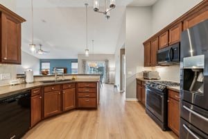Ravenway Dr-012.jpg