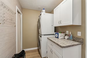 Ravenway Dr-018.jpg