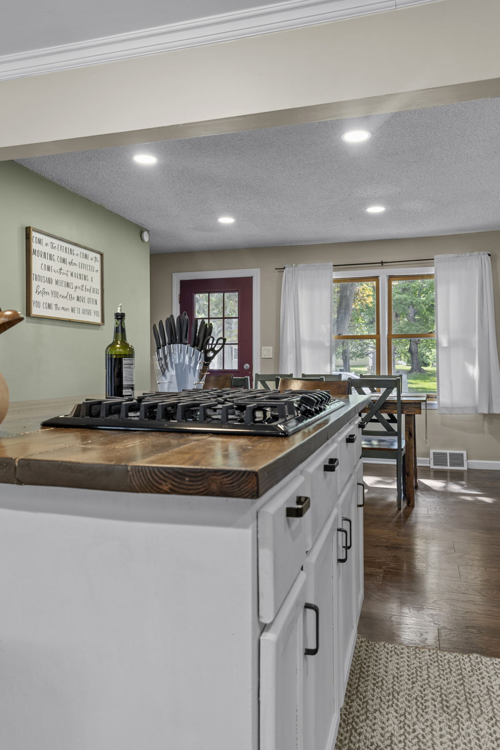 508 6th Ave S-225