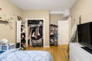  Photo 33