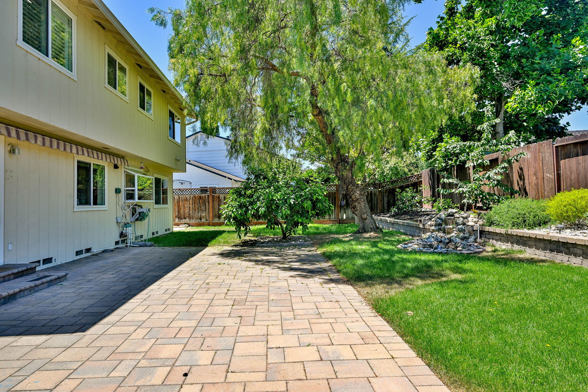  Photo 28