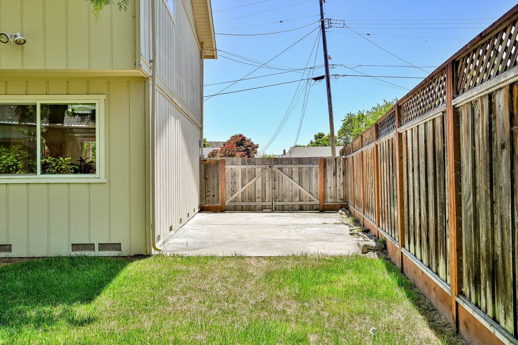  Photo 32