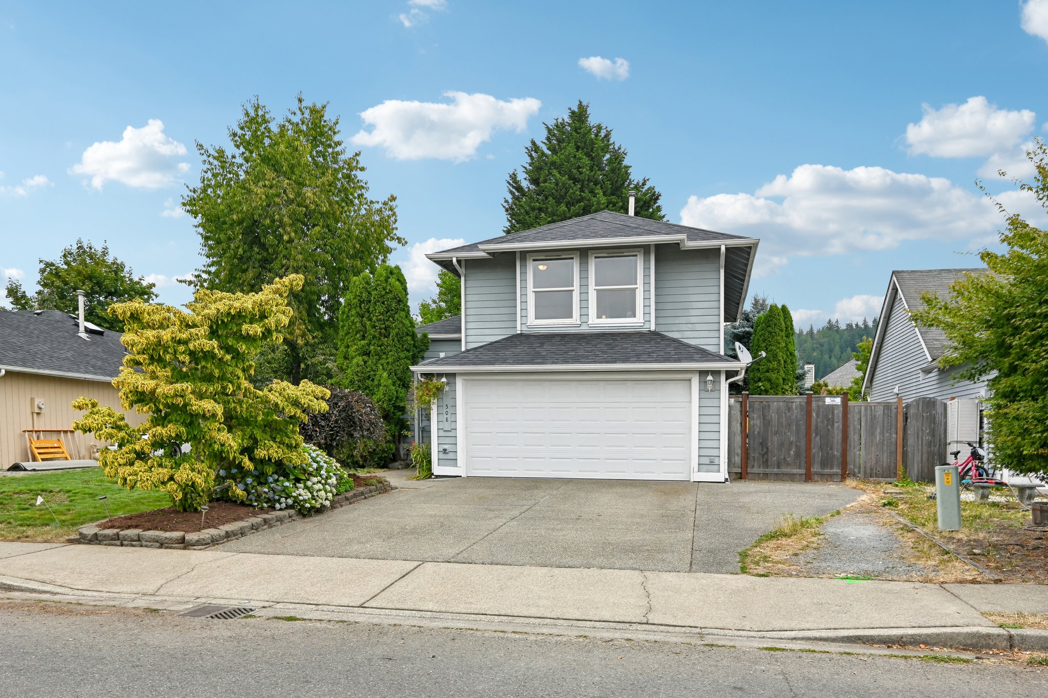 Eldredge Ave-S1208-003.jpg