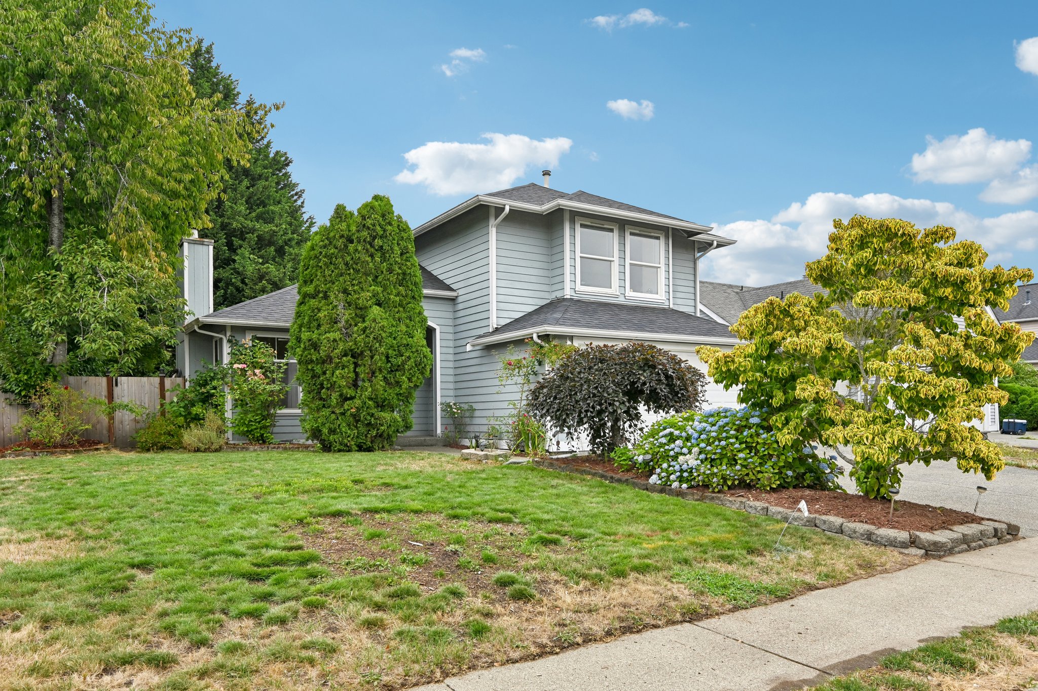 Eldredge Ave-S1208-004.jpg