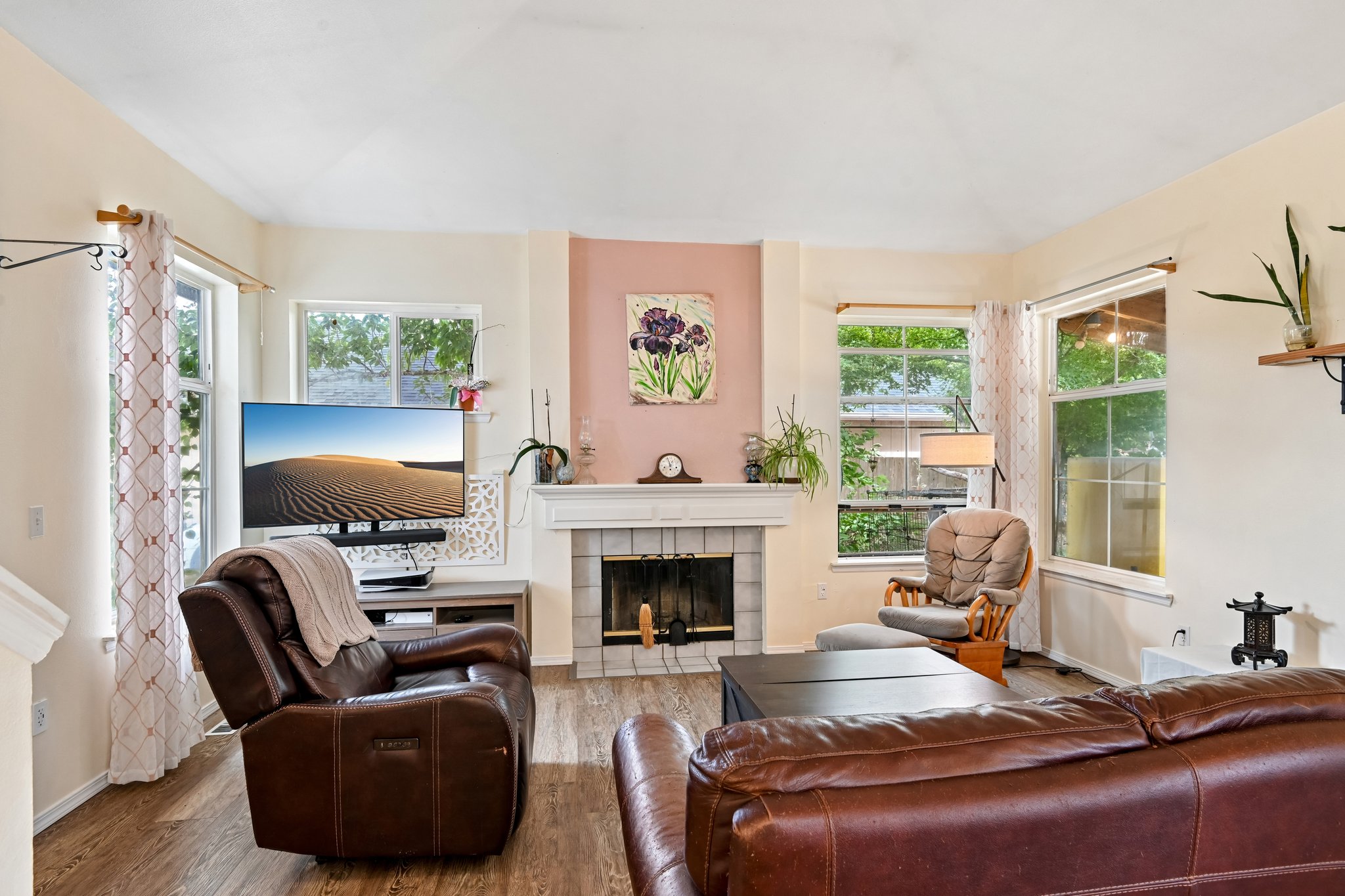 Eldredge Ave-S1208-009.jpg