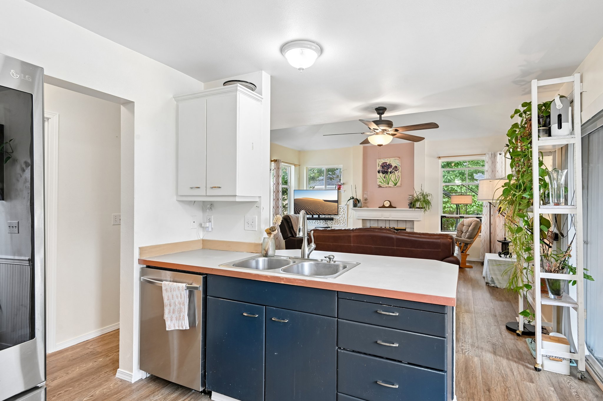 Eldredge Ave-S1208-014.jpg