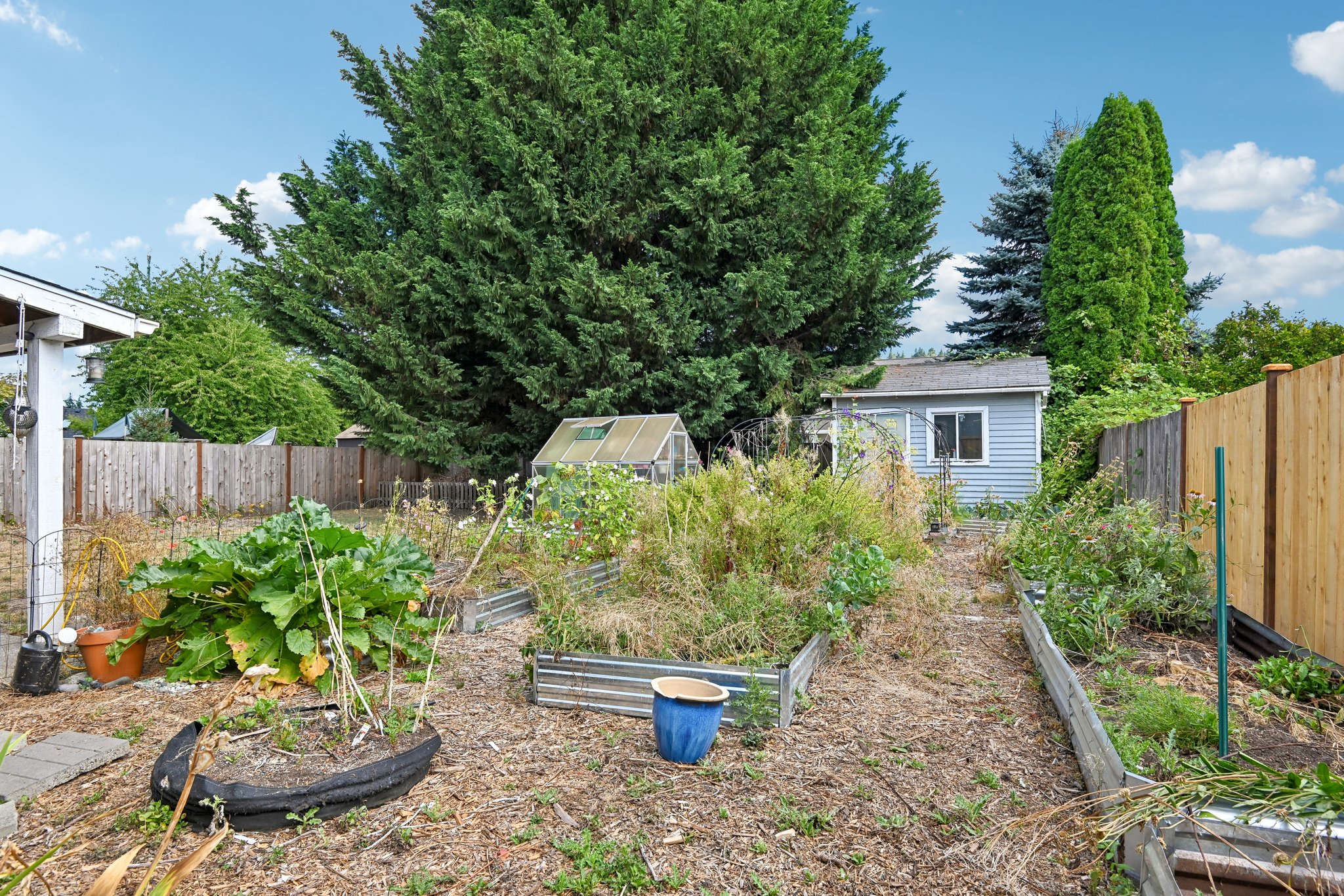 Eldredge Ave-S1208-037.jpg