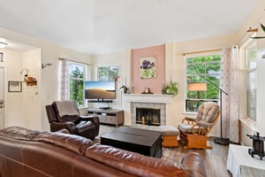 Eldredge Ave-S1208-008.jpg