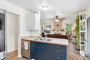 Eldredge Ave-S1208-014.jpg