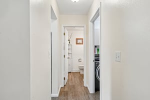 Eldredge Ave-S1208-016.jpg