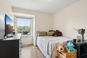 Eldredge Ave-S1208-024.jpg