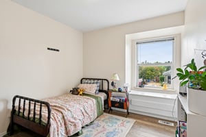 Eldredge Ave-S1208-026.jpg