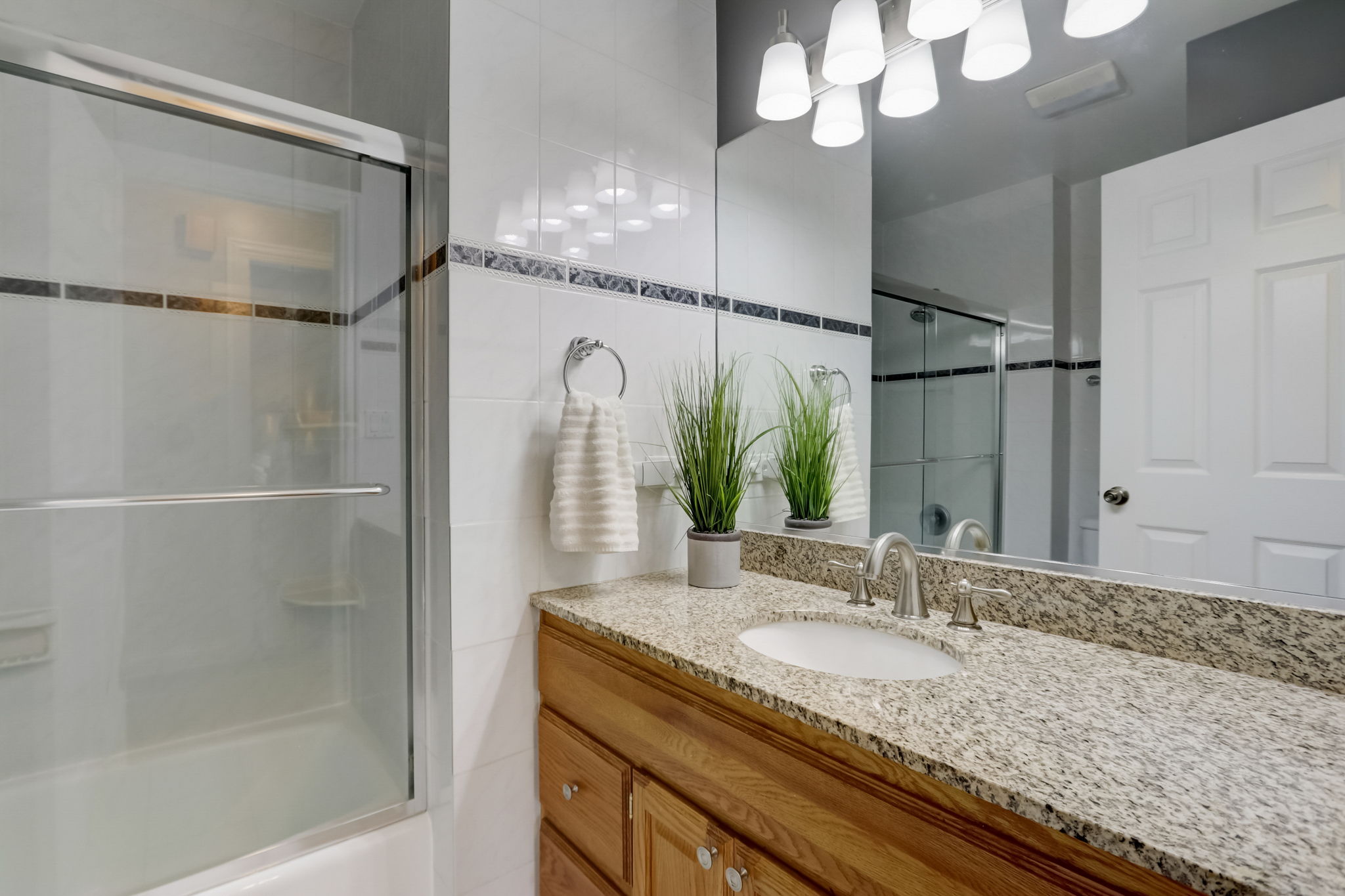 Lakepoint Dr-025