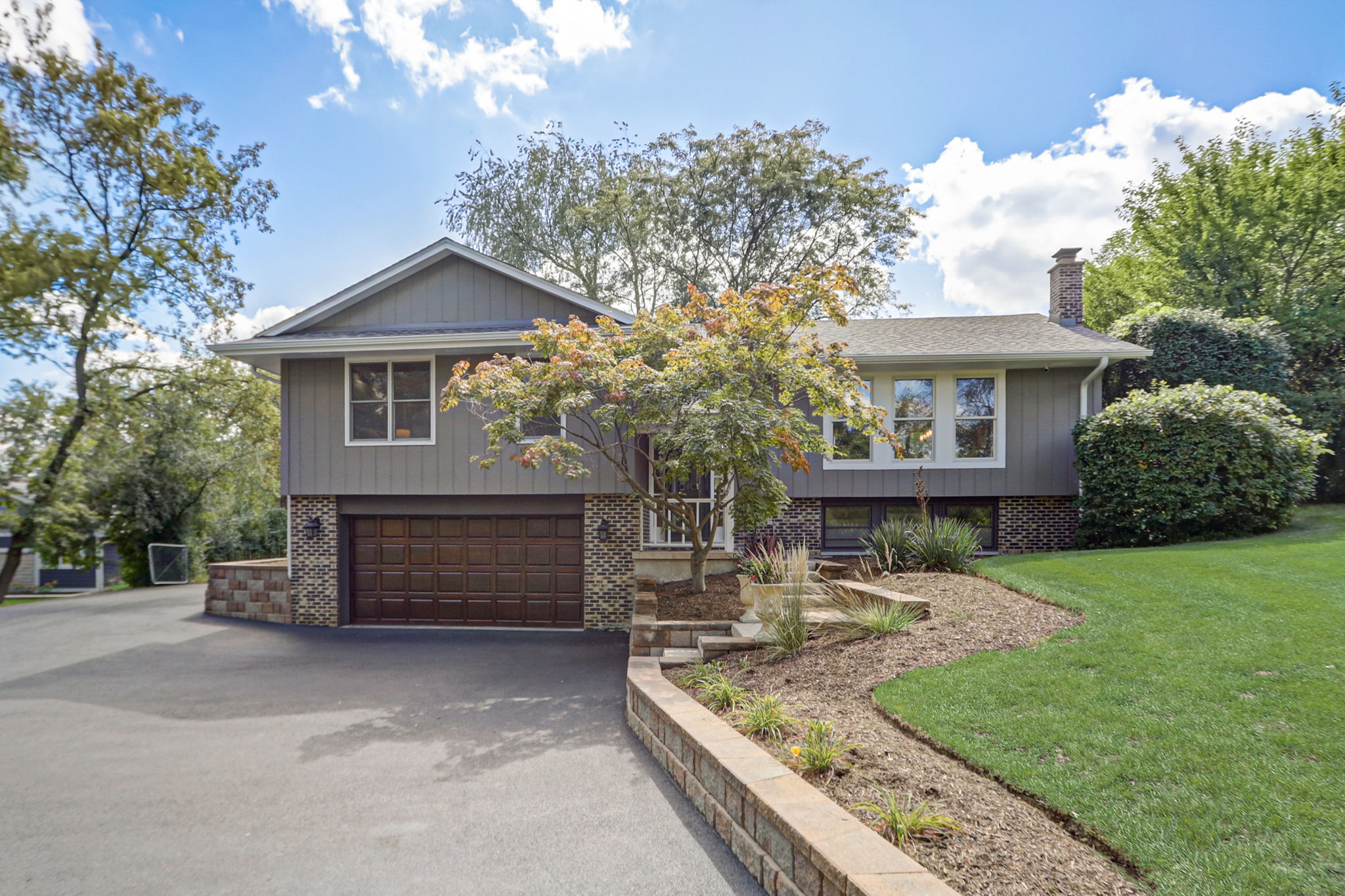Lakepoint Dr-003