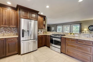 Lakepoint Dr-015
