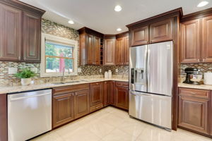 Lakepoint Dr-014