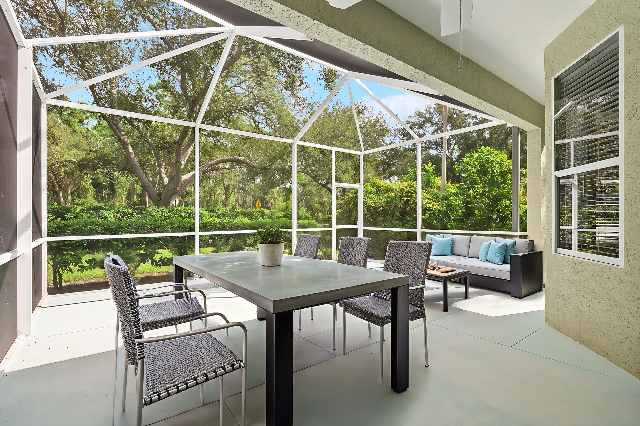 IMG_5478 virtually staged.jpeg