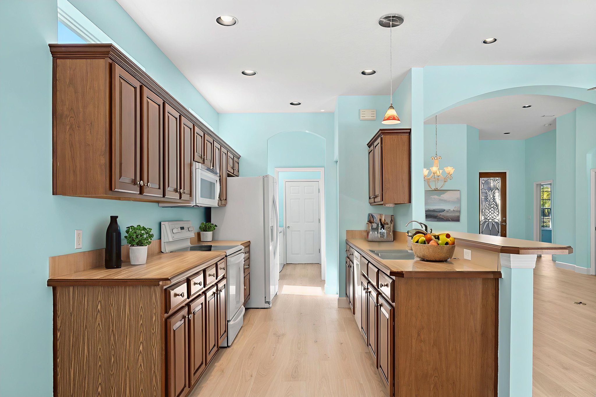 IMG_5390 virtually staged.jpeg