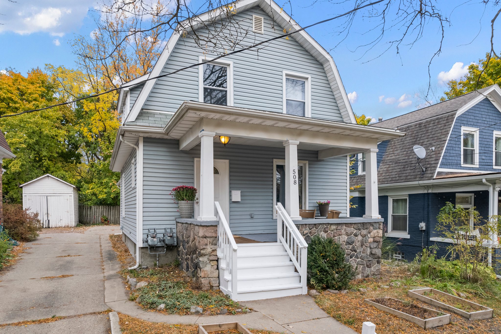  Photo 44