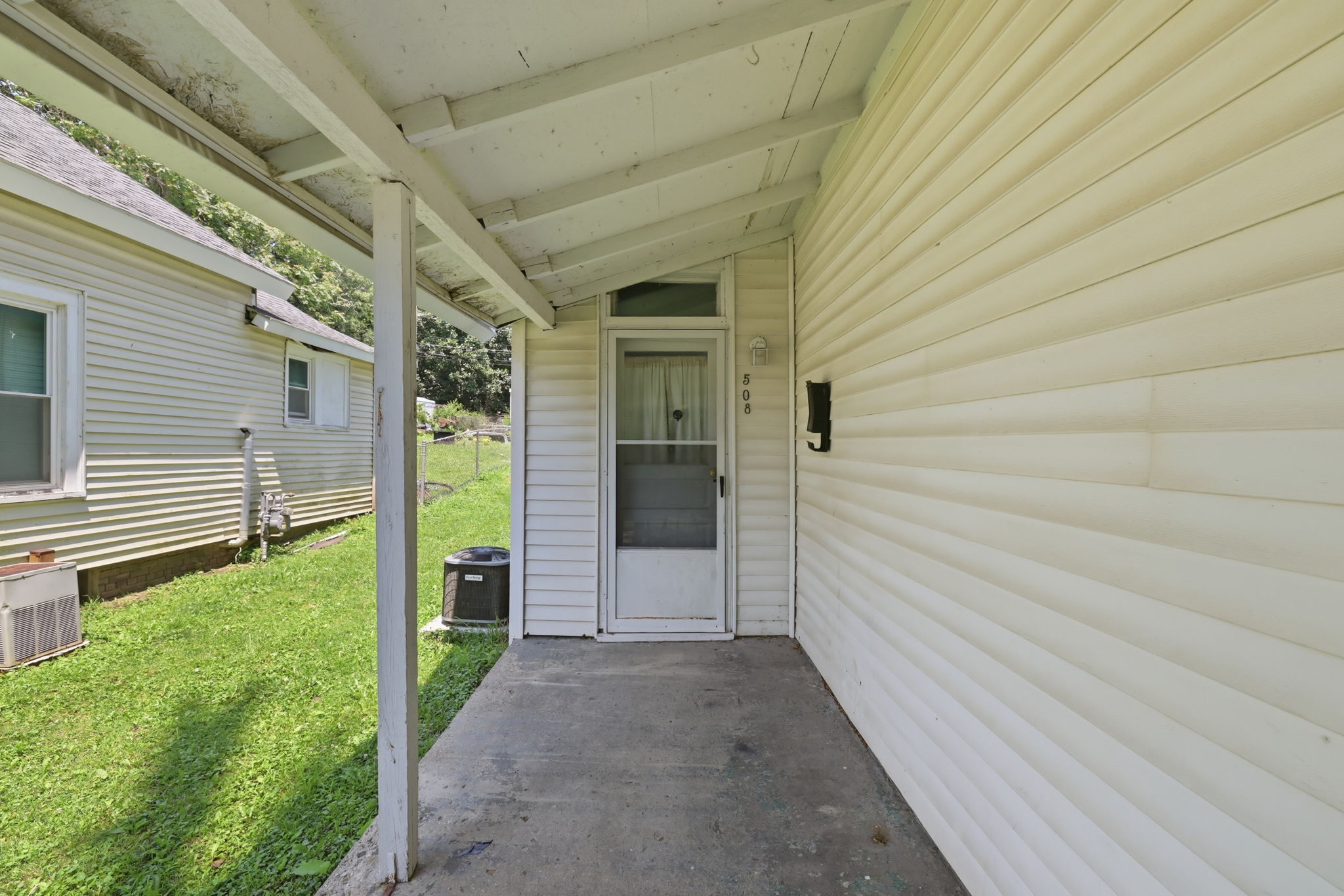 508 Tuttle Ave_004