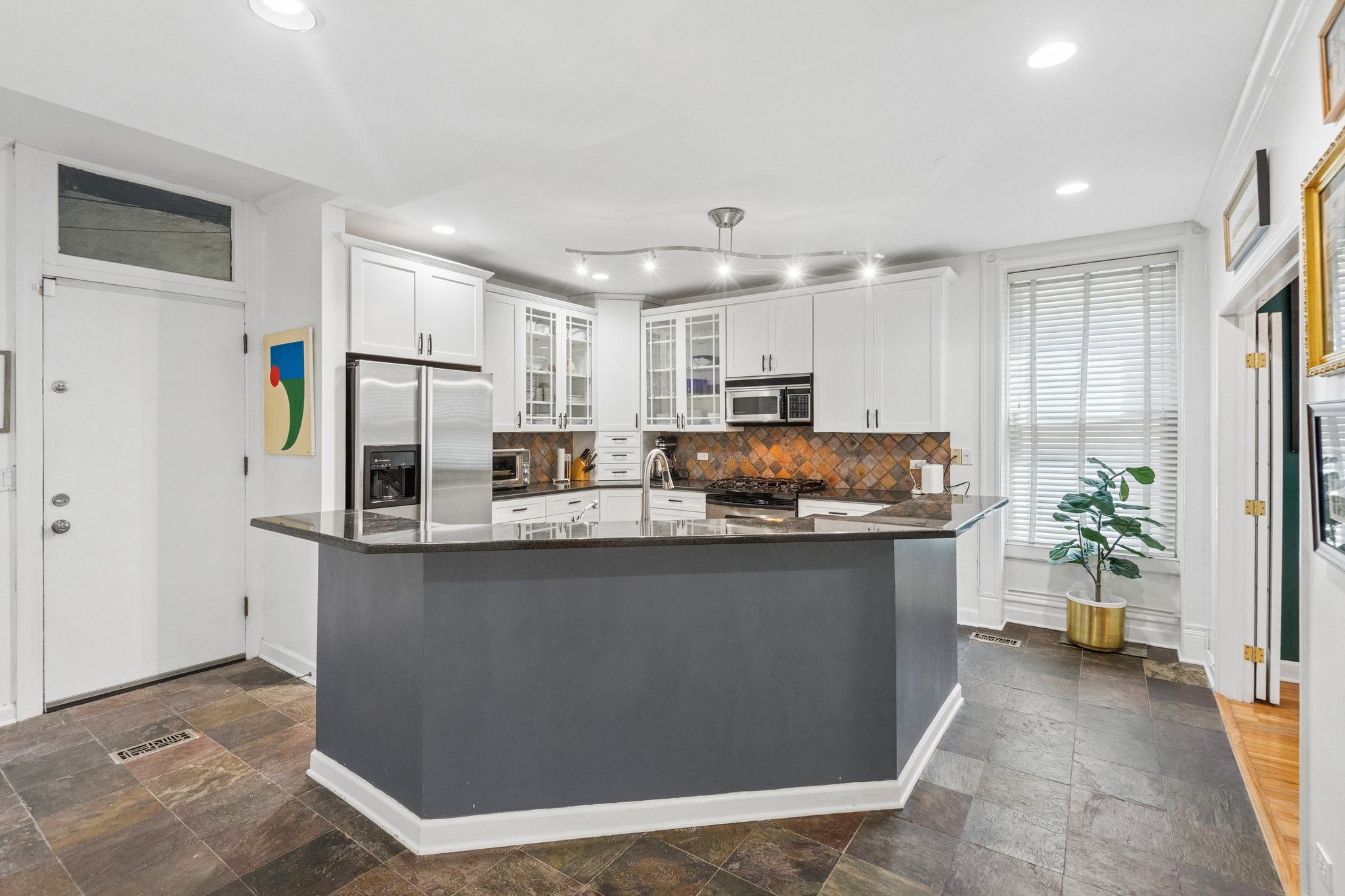 508 W Grant Pl 102_003.jpg