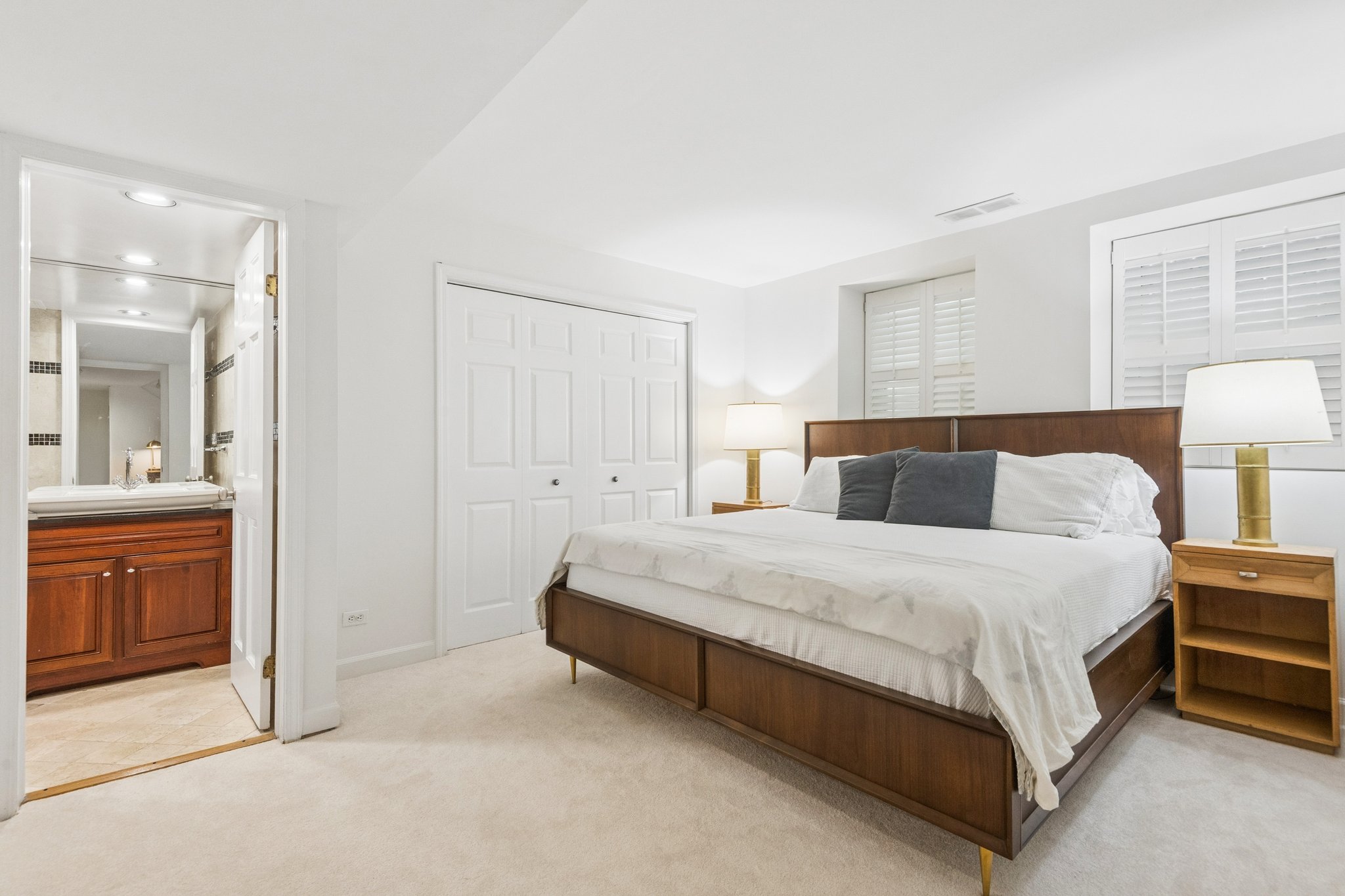 508 W Grant Pl 102_009.jpg