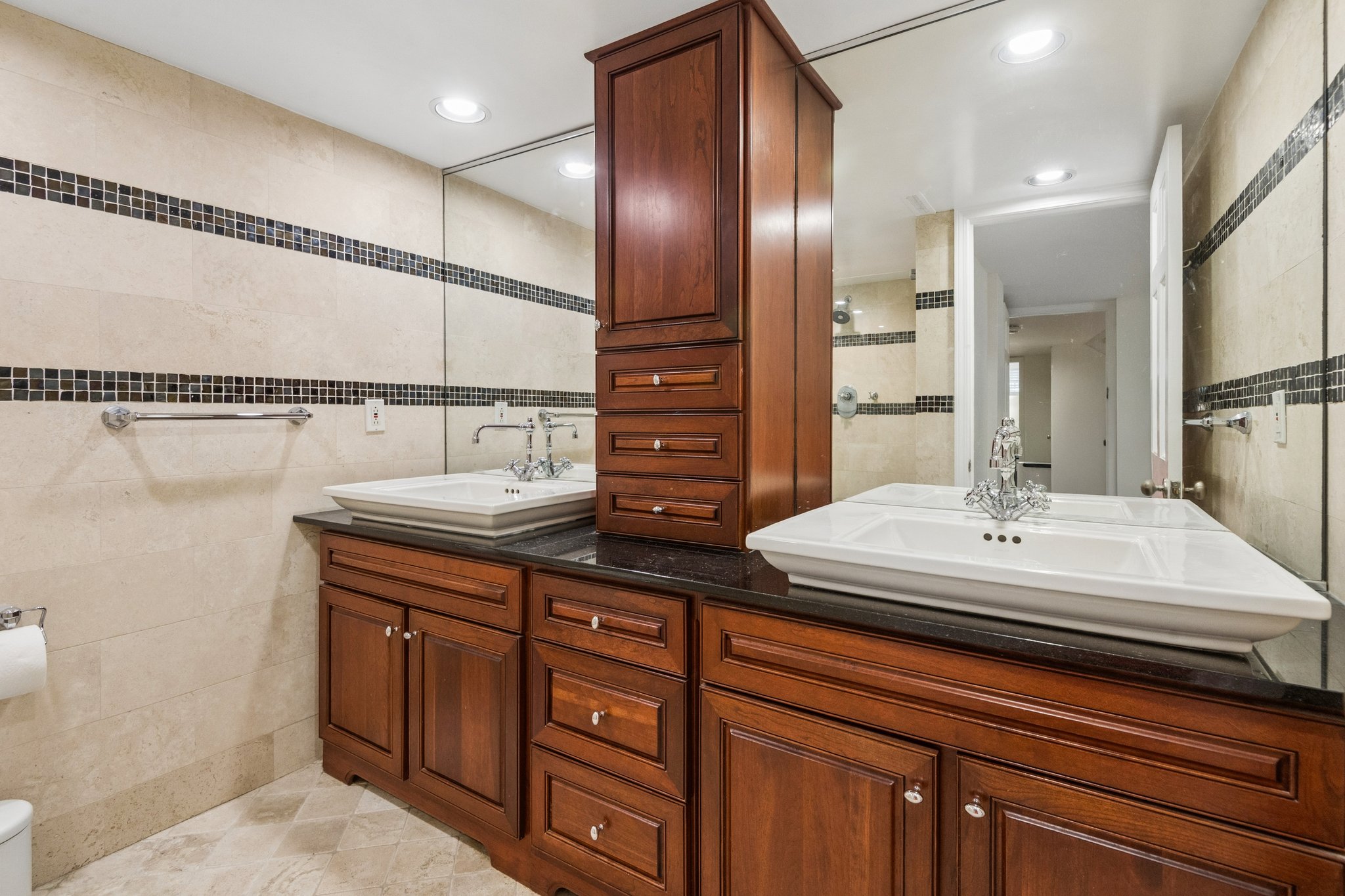 508 W Grant Pl 102_010.jpg