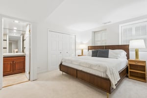 508 W Grant Pl 102_009.jpg