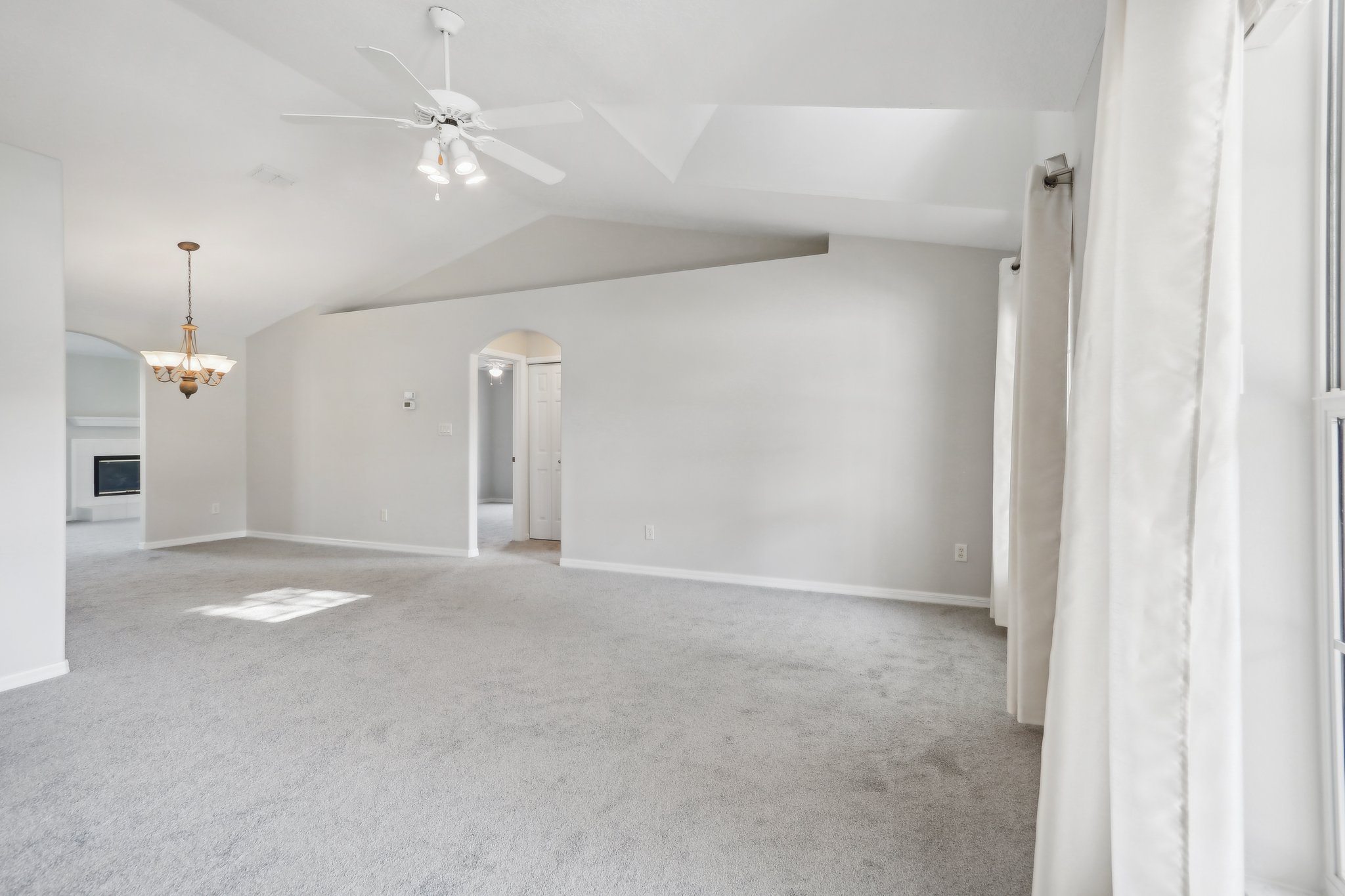 Woodview Dr-2805-011.jpg