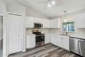 Woodview Dr-2805-020.jpg