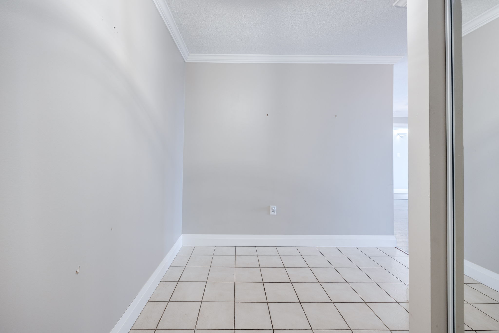 Burlington property showcase — delivered property photograph 9