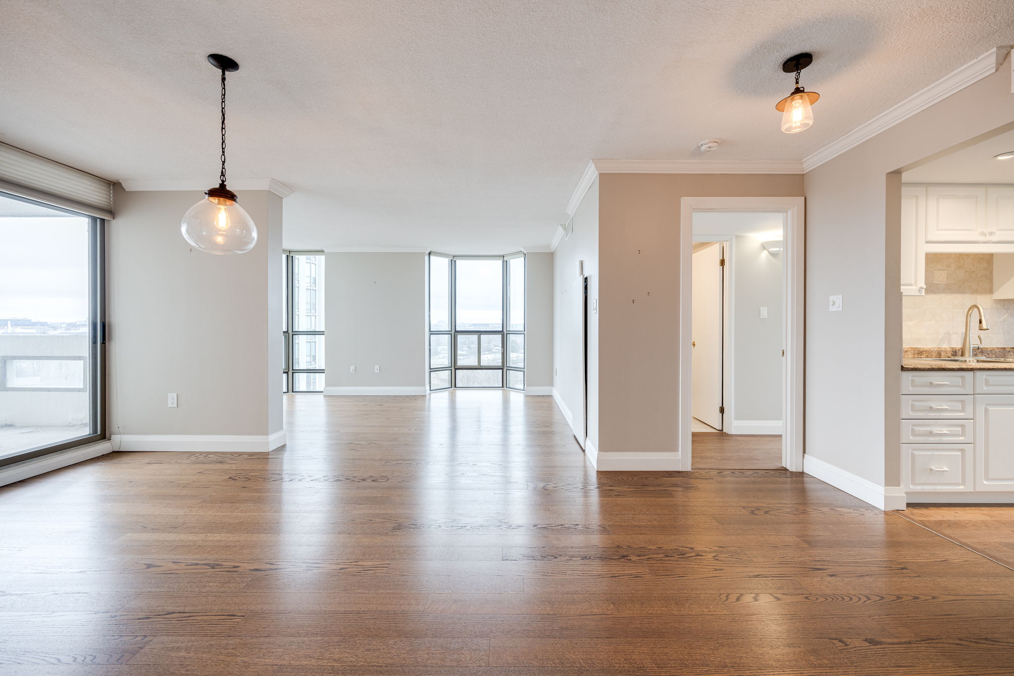 Burlington property showcase — delivered property photograph 10