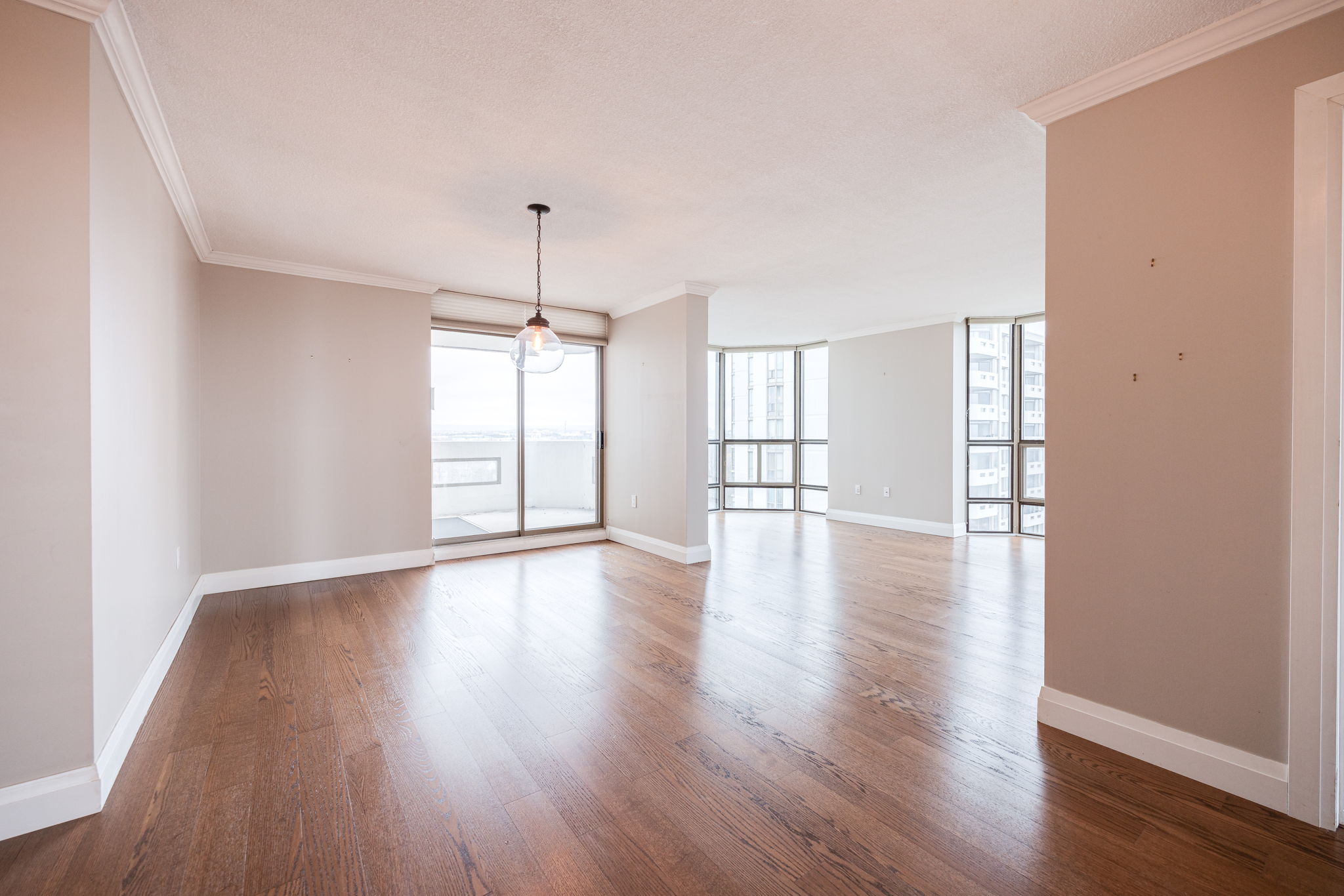 Burlington property showcase — delivered property photograph 11