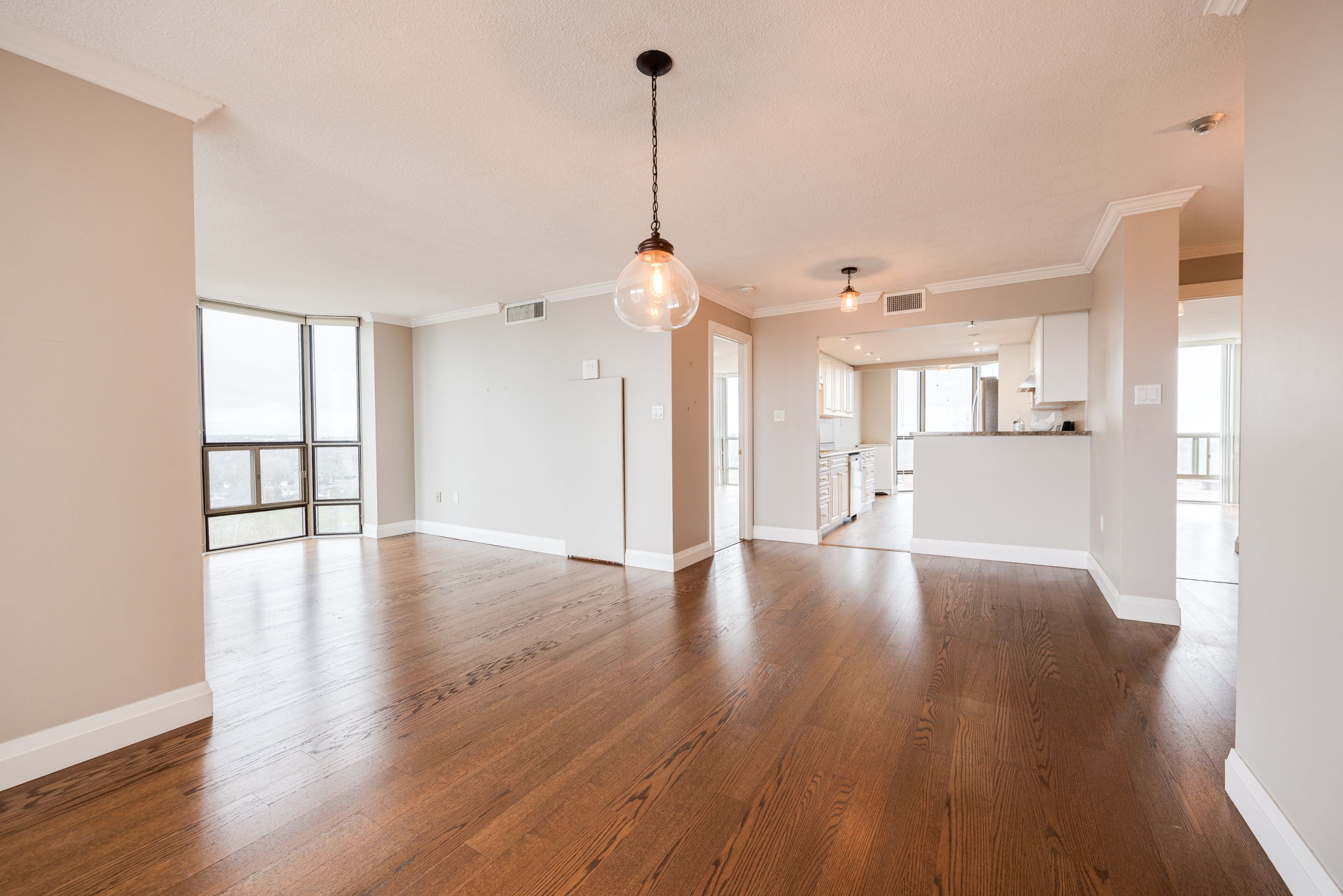 Burlington property showcase — delivered property photograph 12