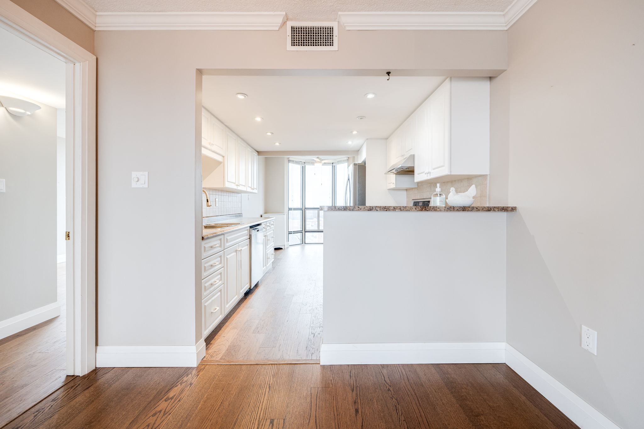 Burlington property showcase — delivered property photograph 17
