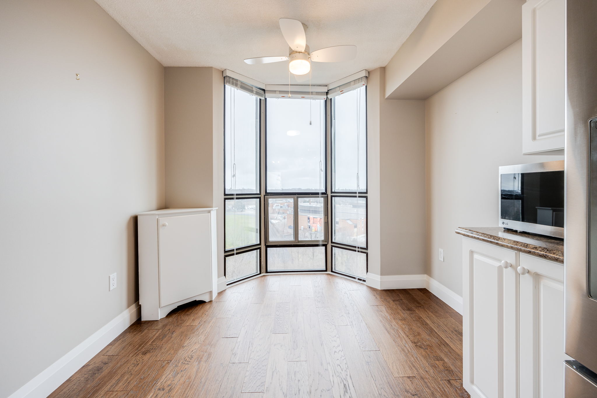 Burlington property showcase — delivered property photograph 20