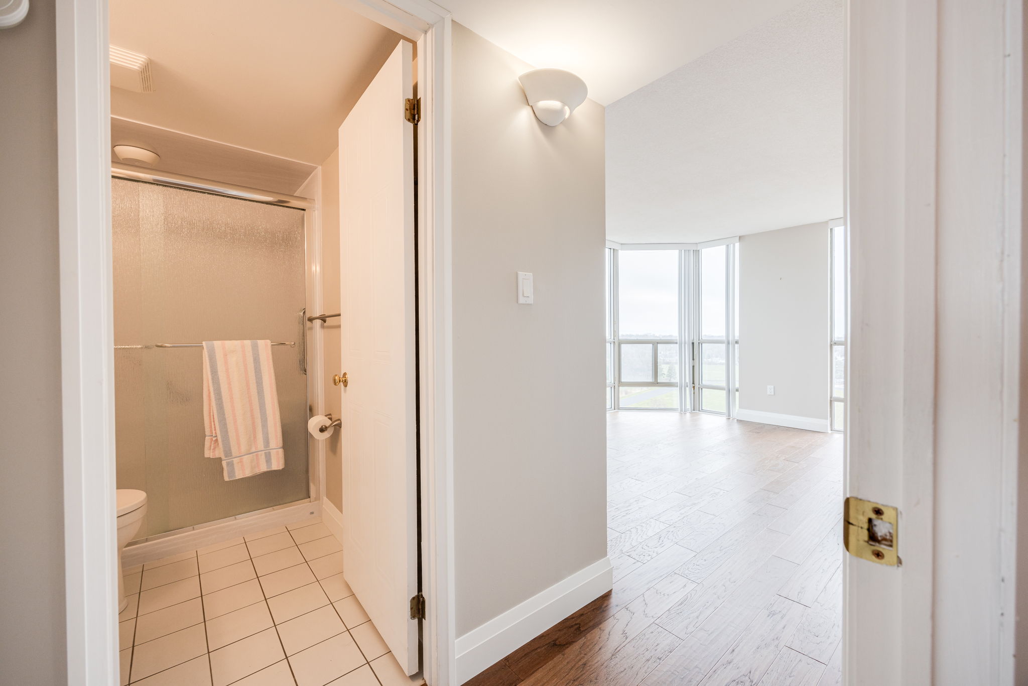 Burlington property showcase — delivered property photograph 22