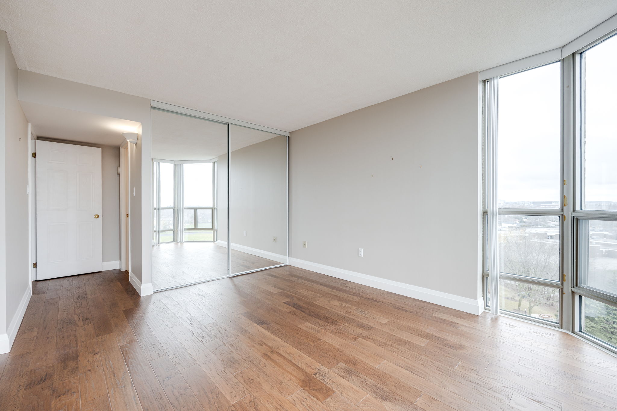 Burlington property showcase — delivered property photograph 24