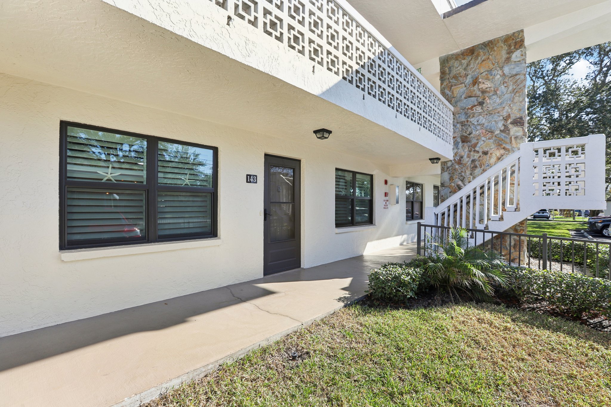 1st St NE 143-S1212-005.jpg