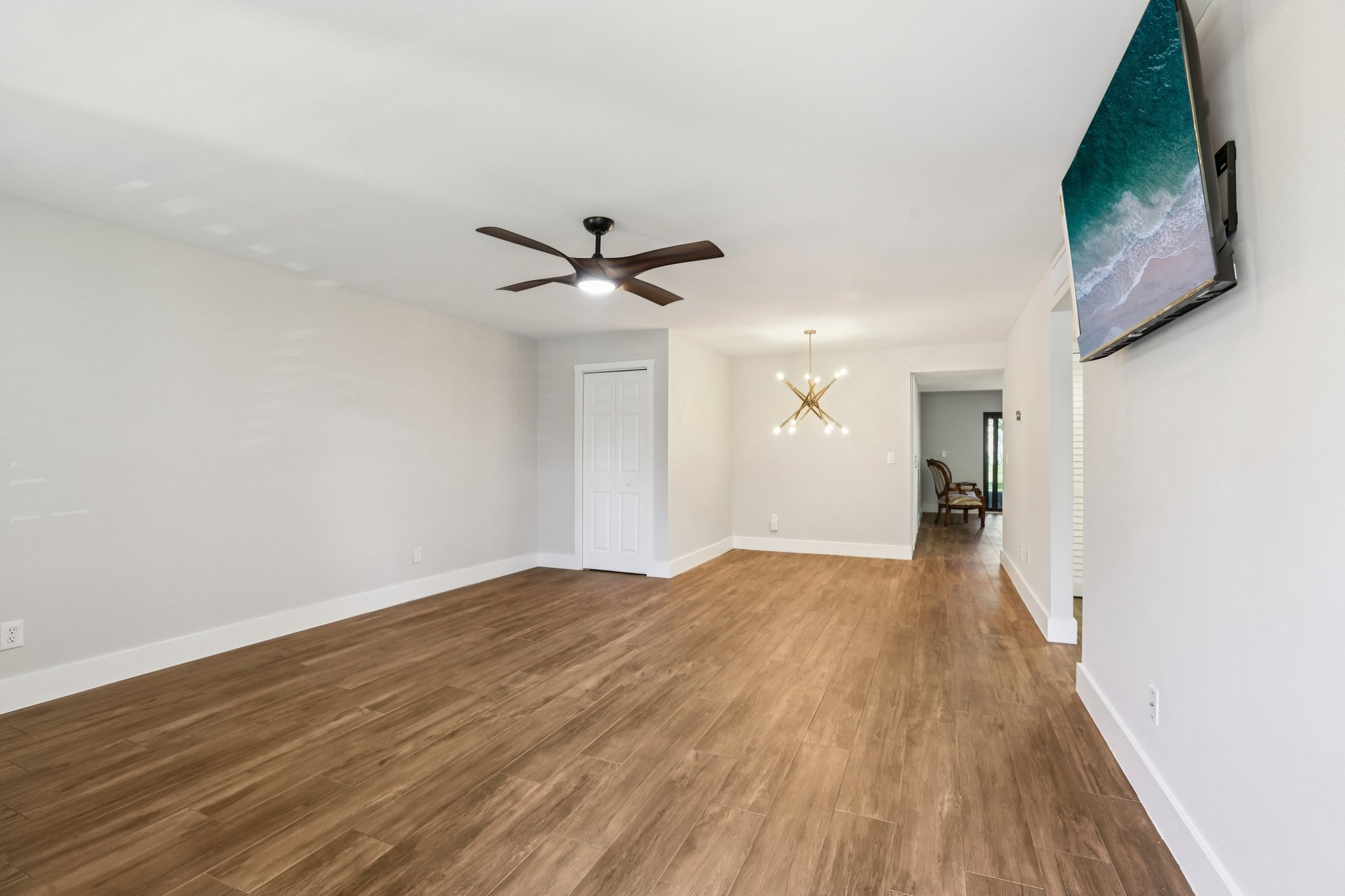 1st St NE 143-S1212-011.jpg