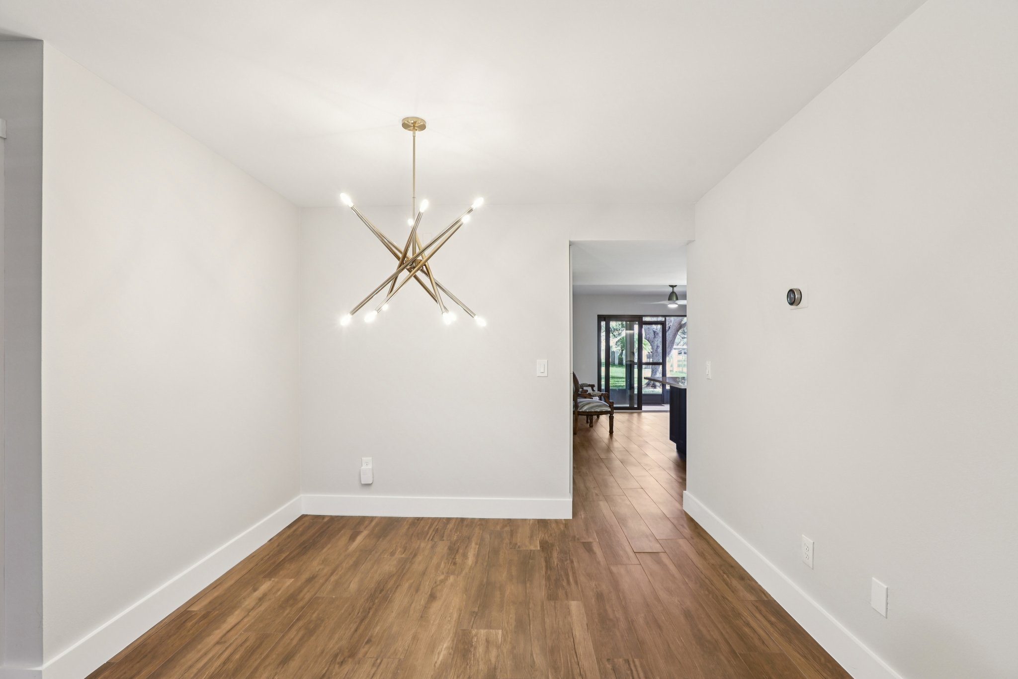 1st St NE 143-S1212-012.jpg