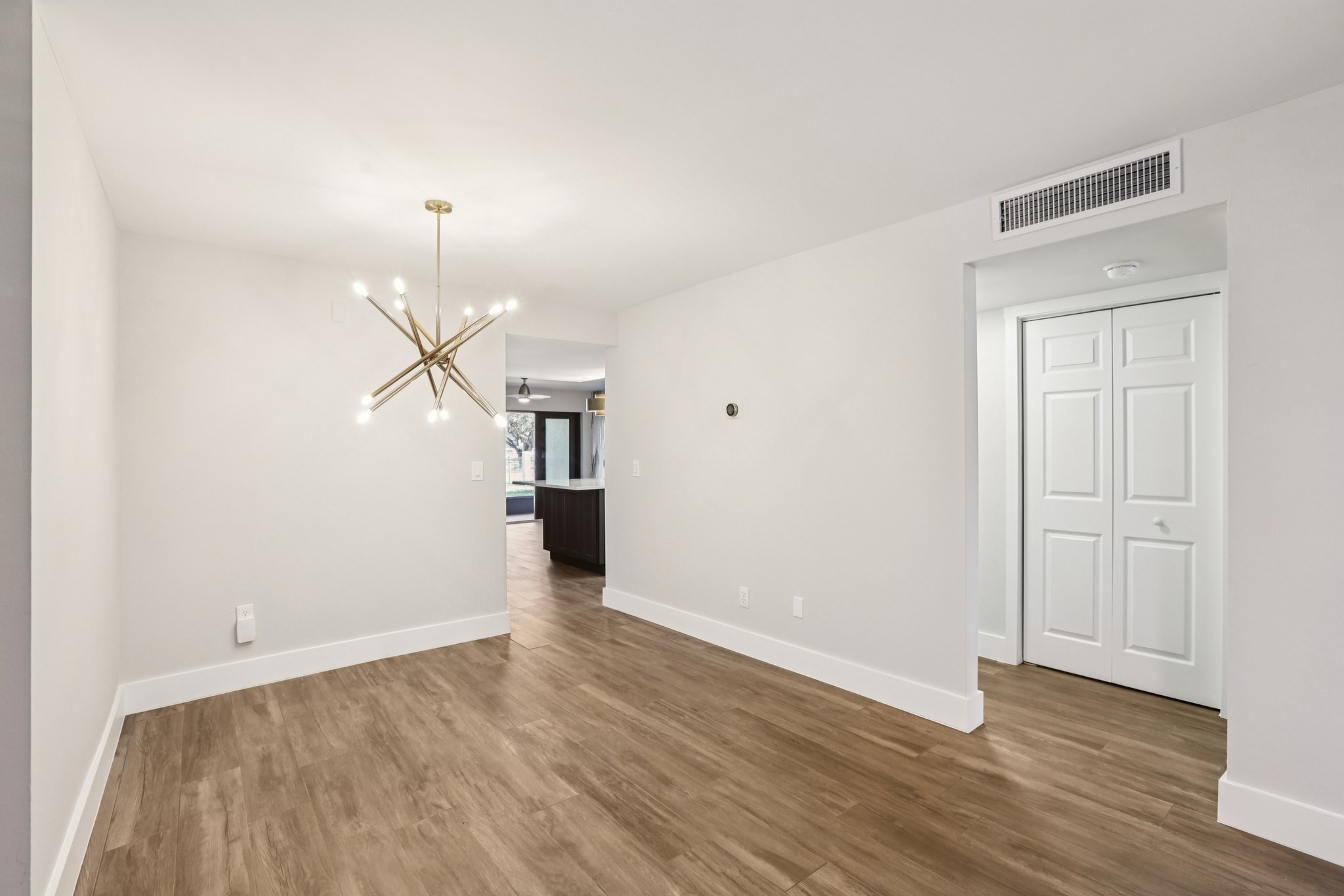 1st St NE 143-S1212-013.jpg