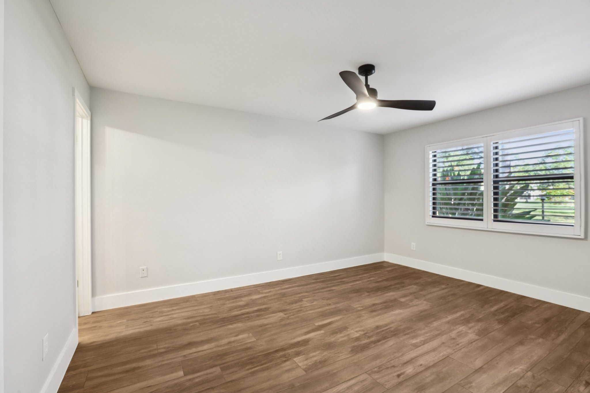 1st St NE 143-S1212-034.jpg